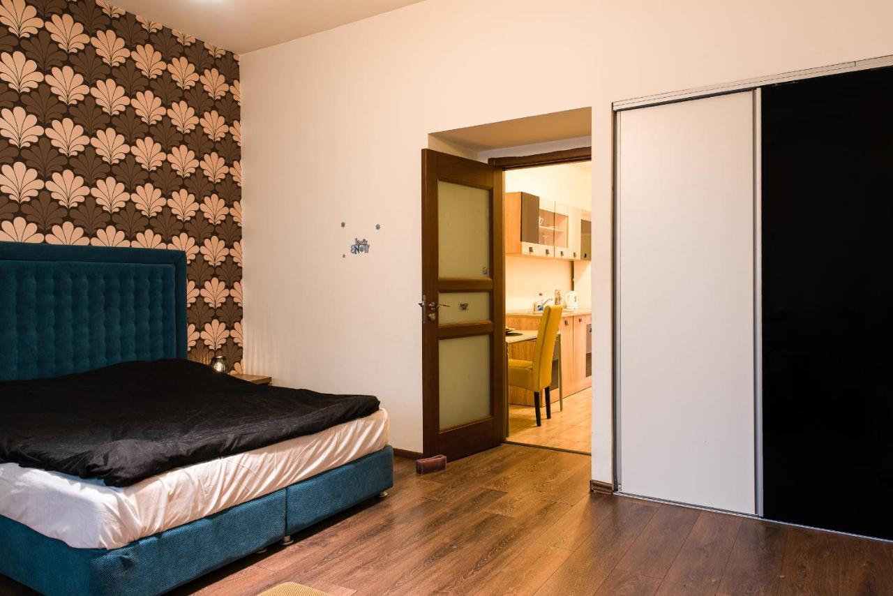 Romana Square Apartment Near Old Town - Ultracentral Location Бухарест Екстер'єр фото