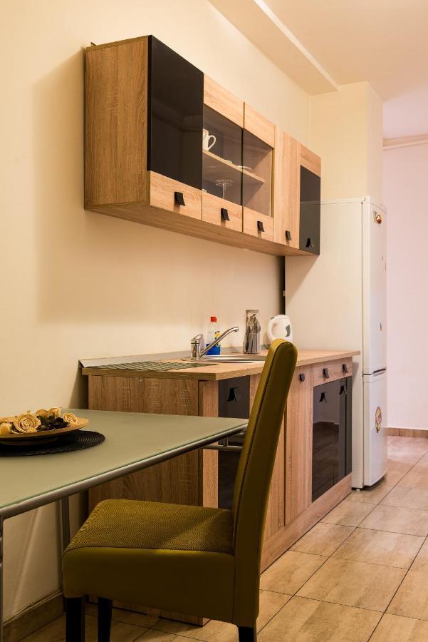 Romana Square Apartment Near Old Town - Ultracentral Location Бухарест Екстер'єр фото